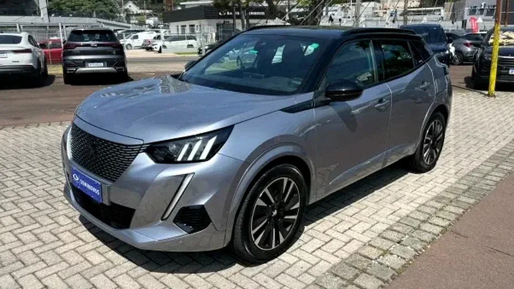 Peugeot E-2008 - Imagem 12