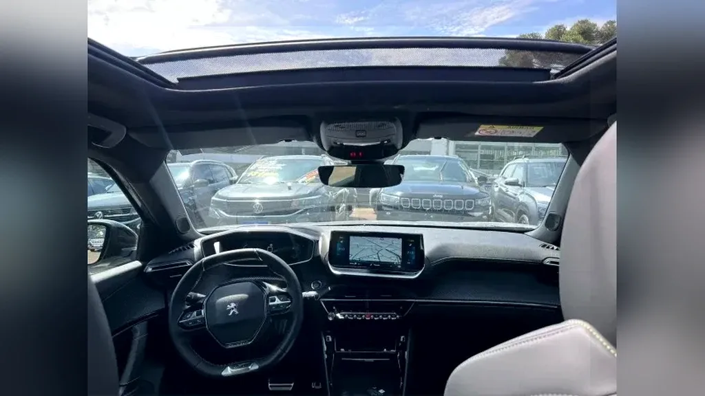 Peugeot E-2008 - Imagem 17