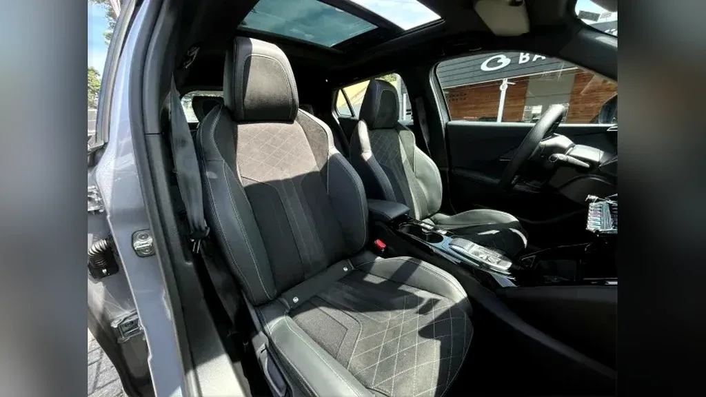 Peugeot E-2008 - Imagem 19