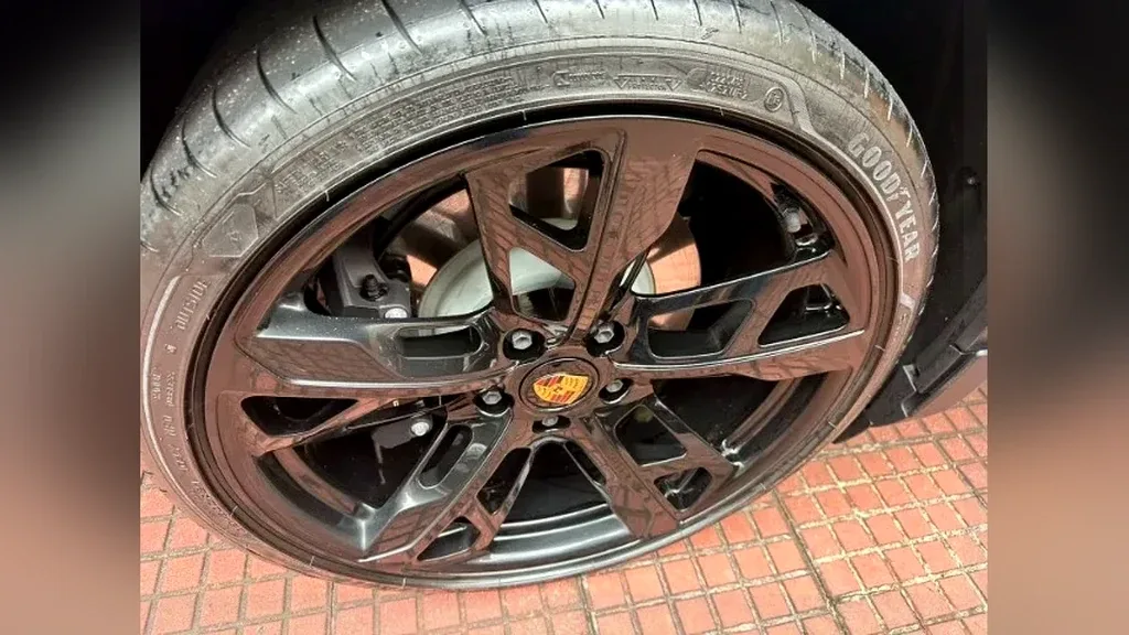 Porsche Taycan - Imagem 11