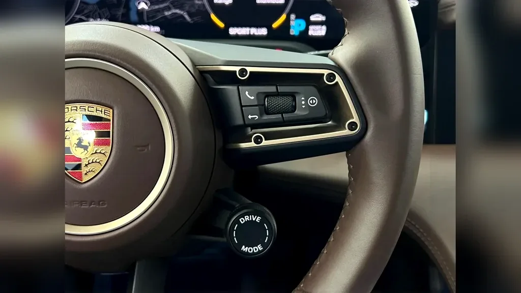 Porsche Taycan - Imagem 12