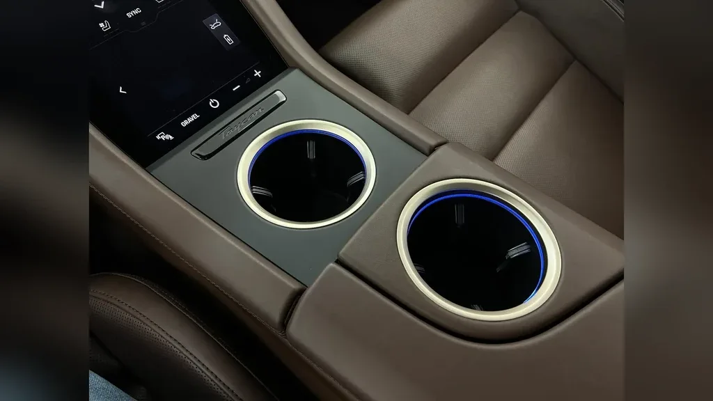 Porsche Taycan - Imagem 16