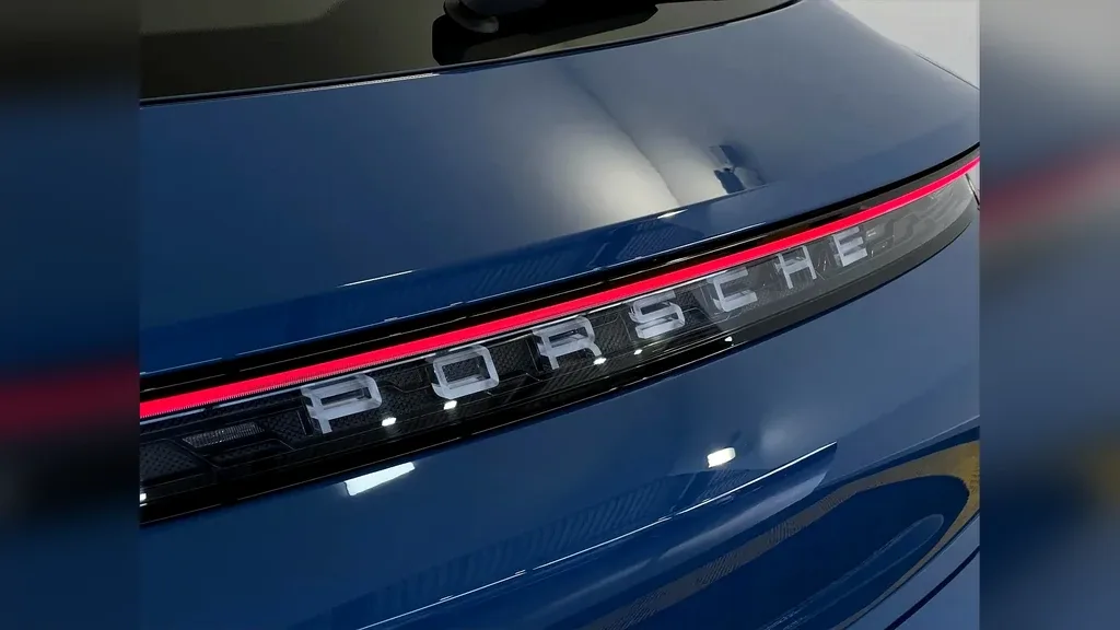 Porsche Taycan - Imagem 18