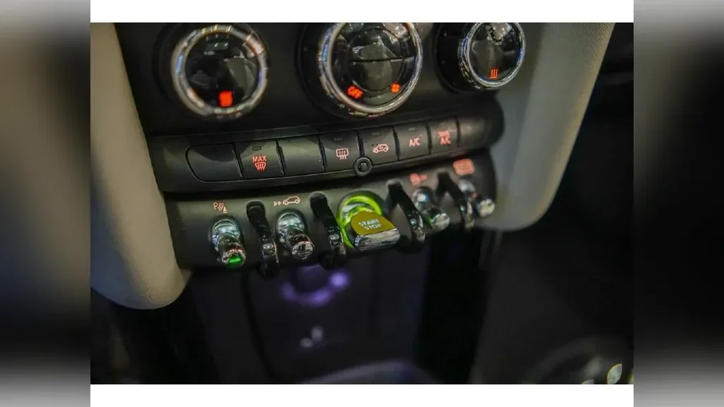 Mini Cooper SE - Imagem 17