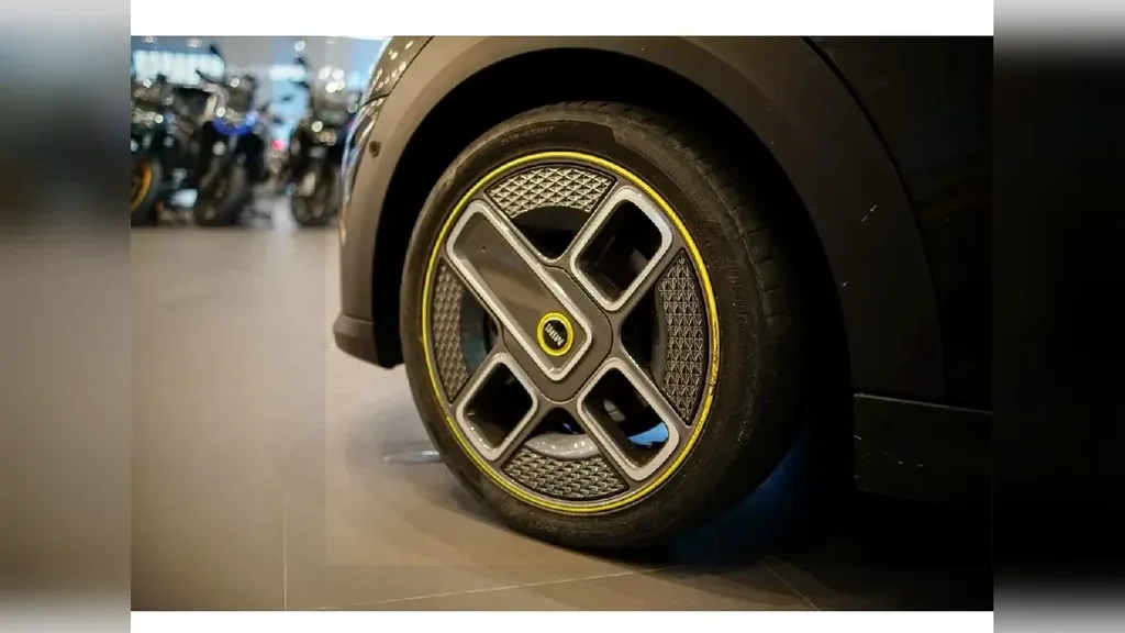 Mini Cooper SE - Imagem 18