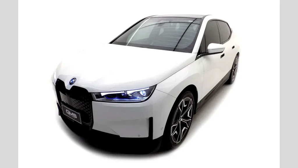 BMW Ix - Imagem 3