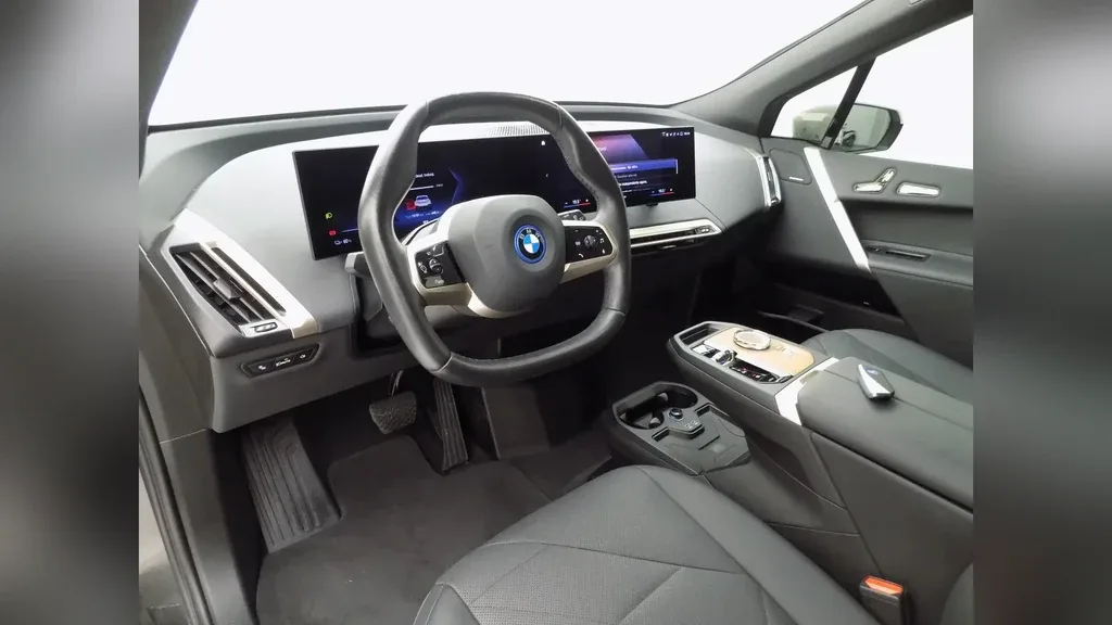 BMW Ix - Imagem 13