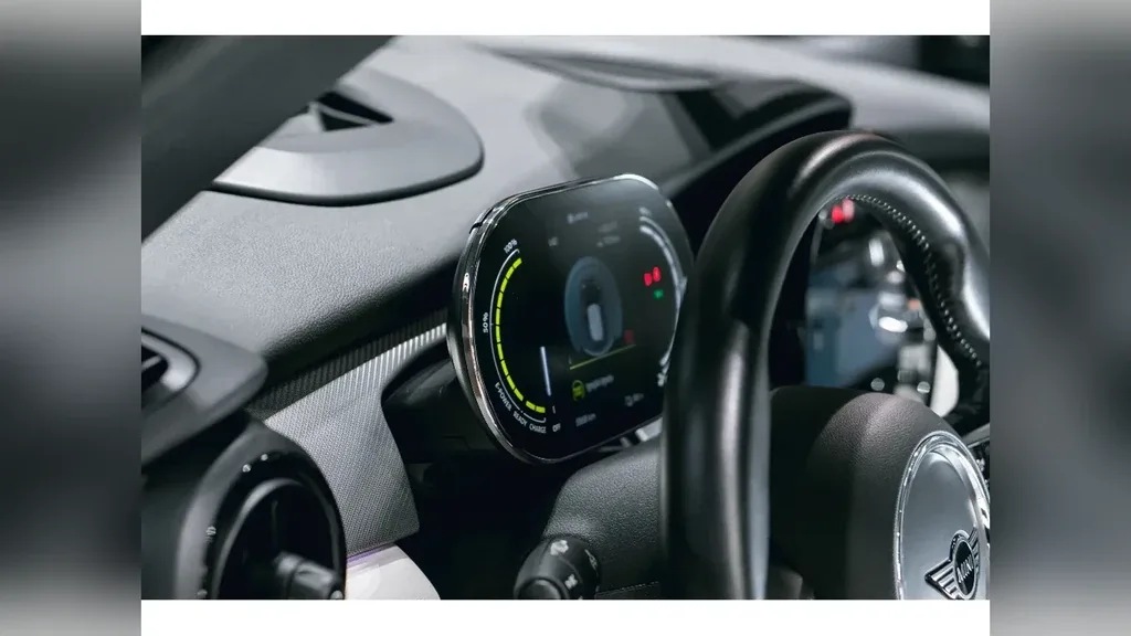 Mini Cooper SE - Imagem 12