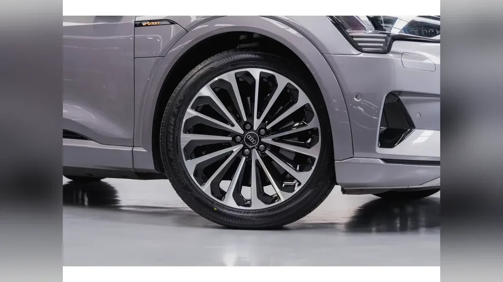Audi E-tron Sportback - Imagem 13
