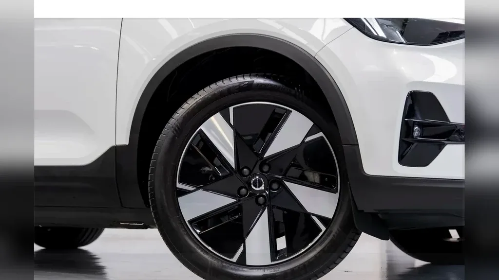 Volvo C40 Recharge - Imagem 3