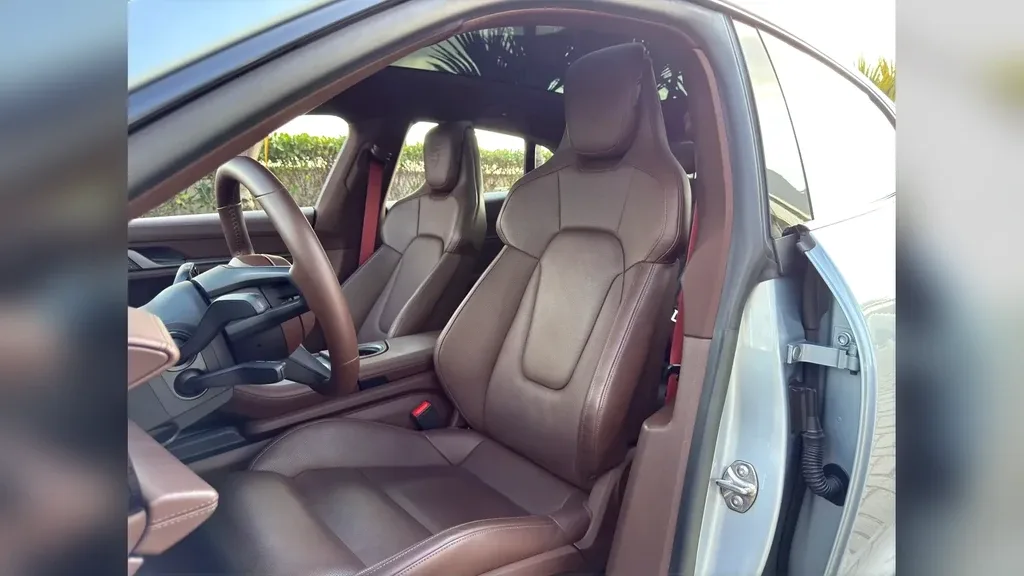 Porsche Taycan - Imagem 8