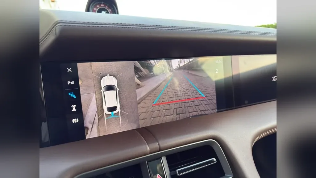 Porsche Taycan - Imagem 13