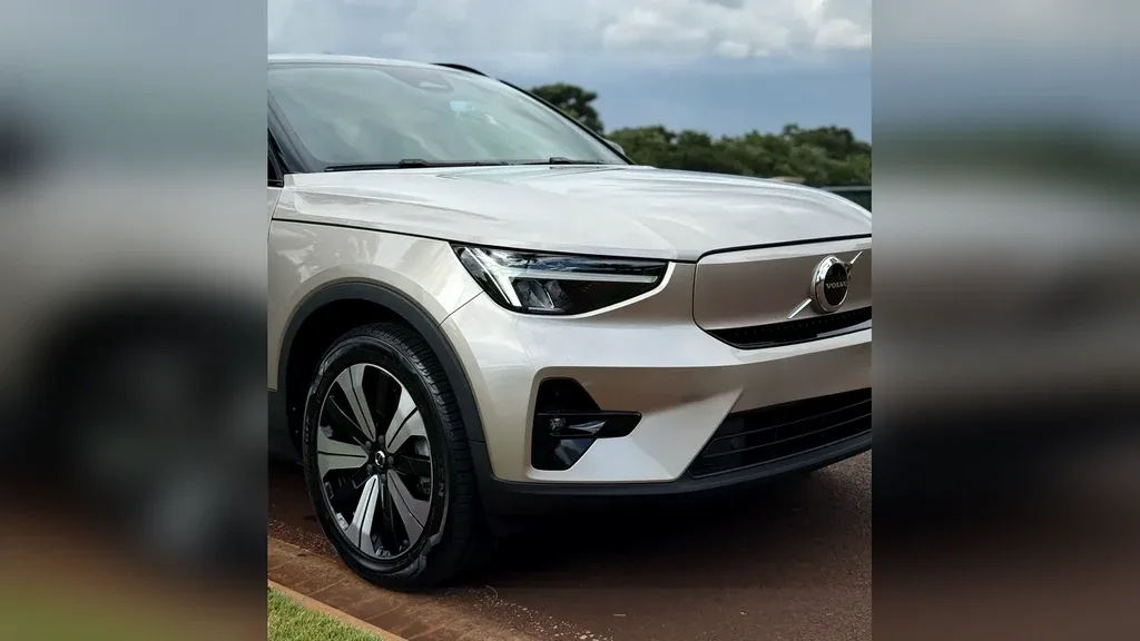 Volvo XC40 Recharge - Imagem 2