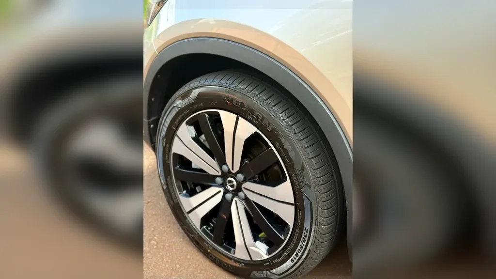 Volvo XC40 Recharge - Imagem 10