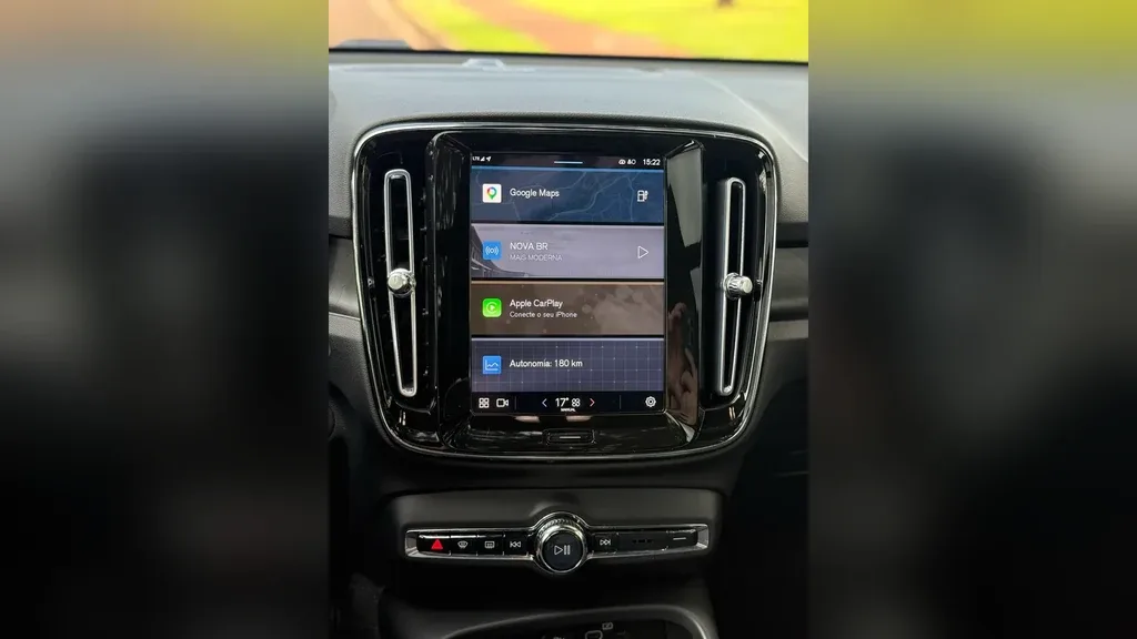 Volvo XC40 Recharge - Imagem 12