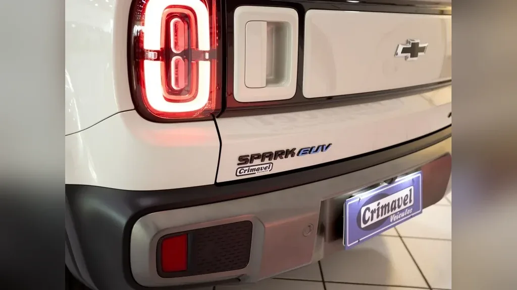 Chevrolet Spark Euv - Imagem 8