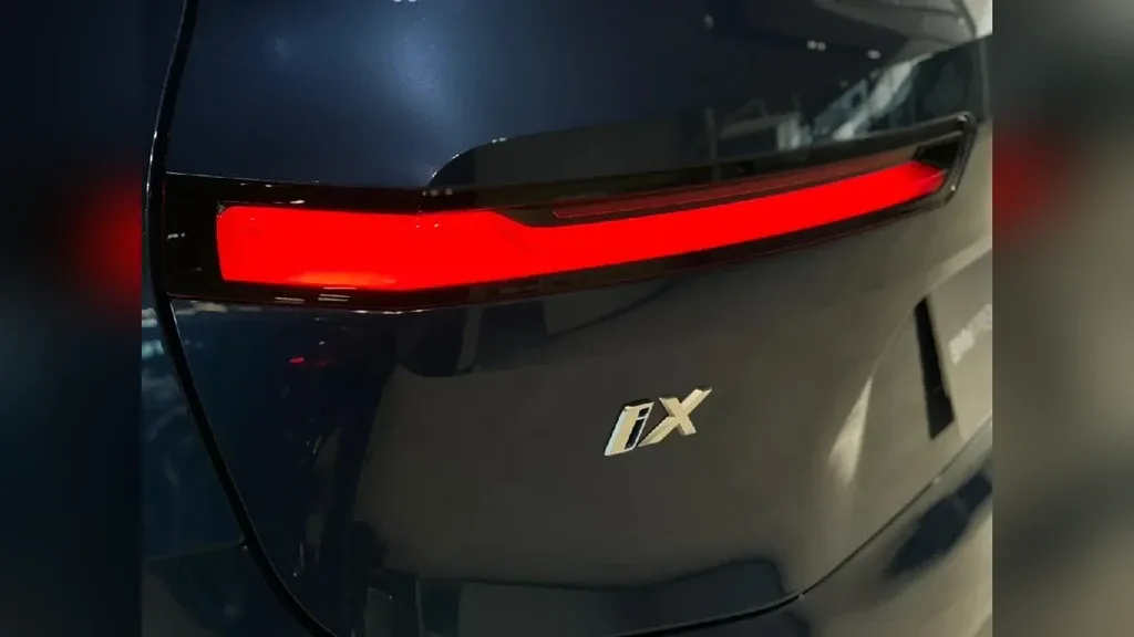 BMW Ix - Imagem 8