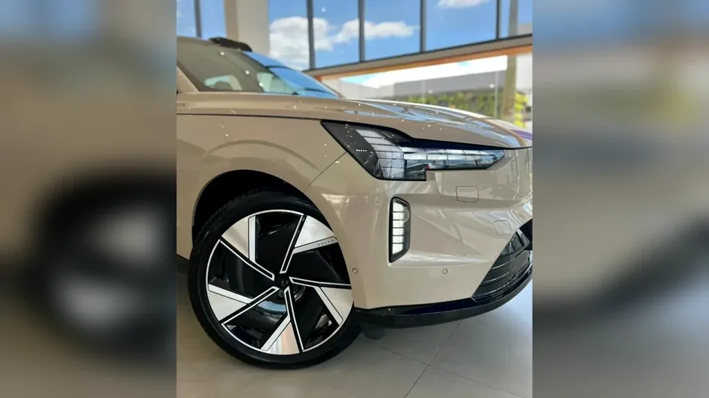 Volvo Ex90 - Imagem 6