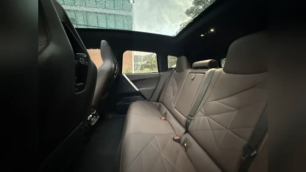 BMW Ix - Imagem 10