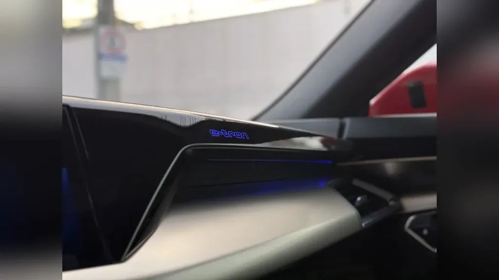 Audi E-tron S Sportback - Imagem 13