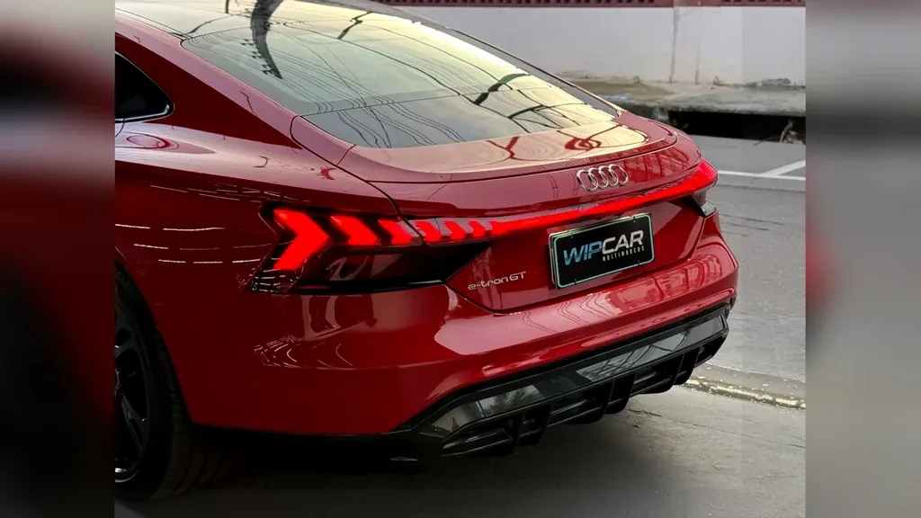 Audi E-tron S Sportback - Imagem 15