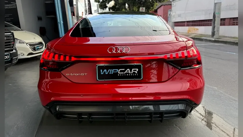 Audi E-tron S Sportback - Imagem 16