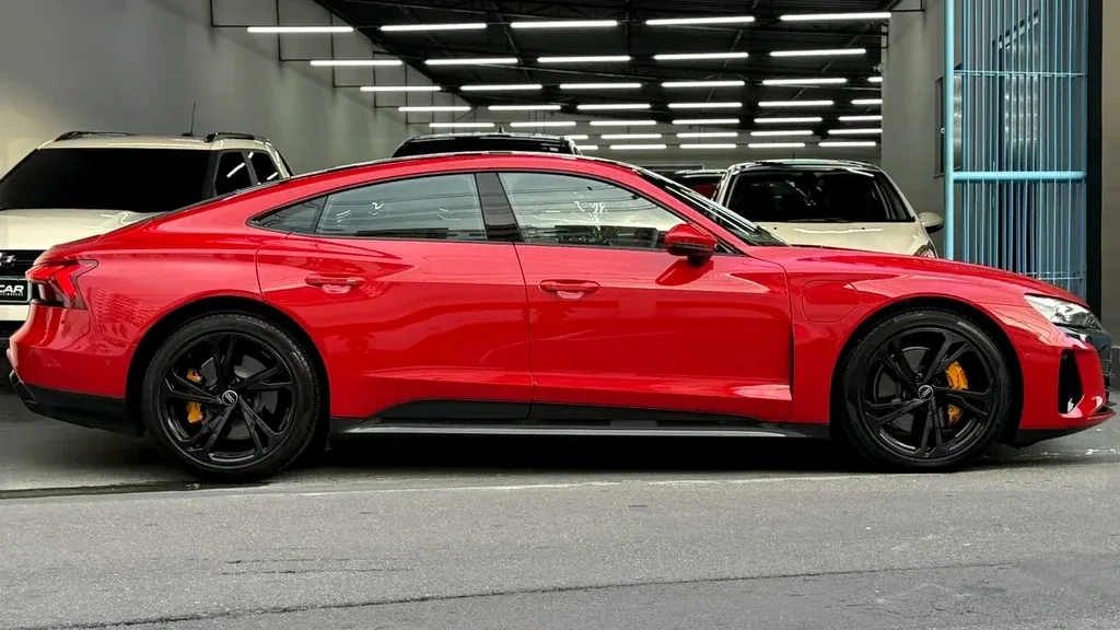 Audi E-tron S Sportback - Imagem 19