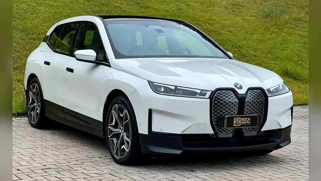 BMW Ix - Imagem 2