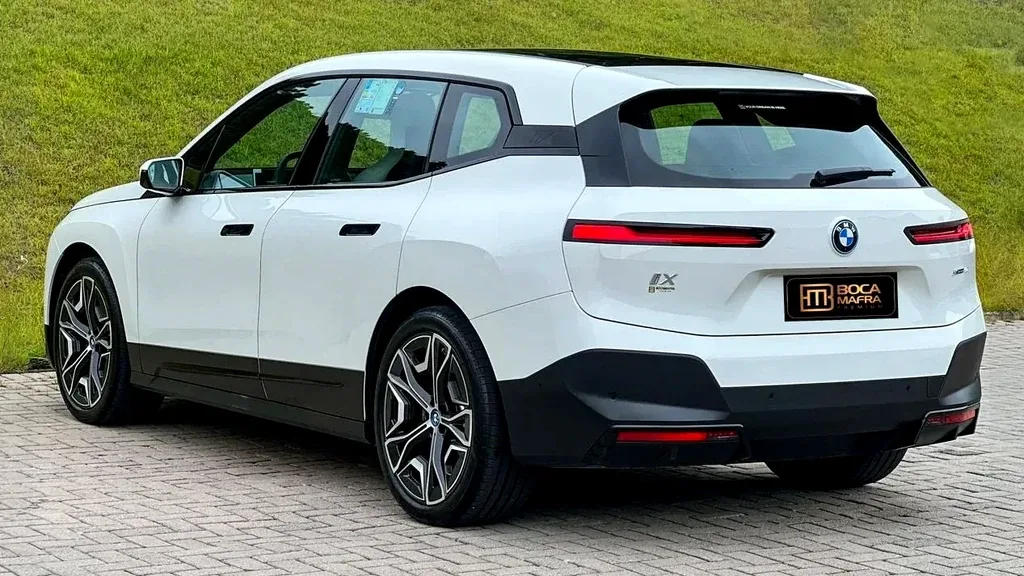 BMW Ix - Imagem 6