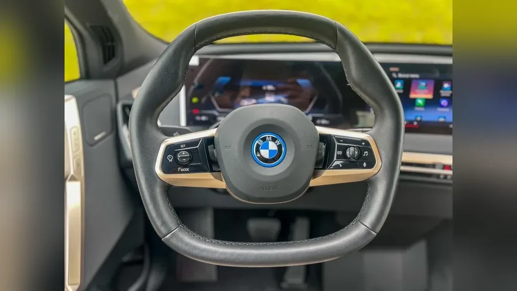 BMW Ix - Imagem 11