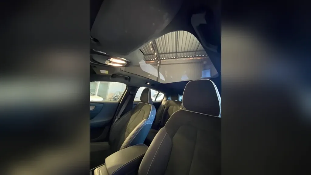 Volvo C40 Recharge - Imagem 13