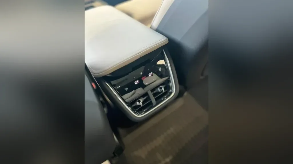 Volvo Ex90 - Imagem 13