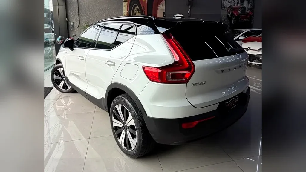 Volvo XC40 Recharge - Imagem 4
