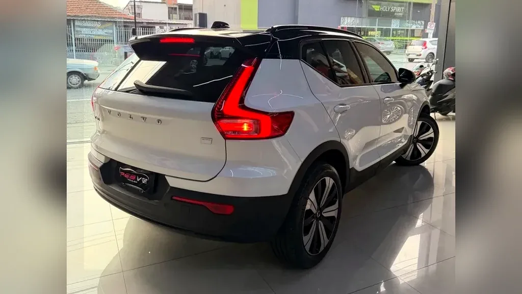 Volvo XC40 Recharge - Imagem 6