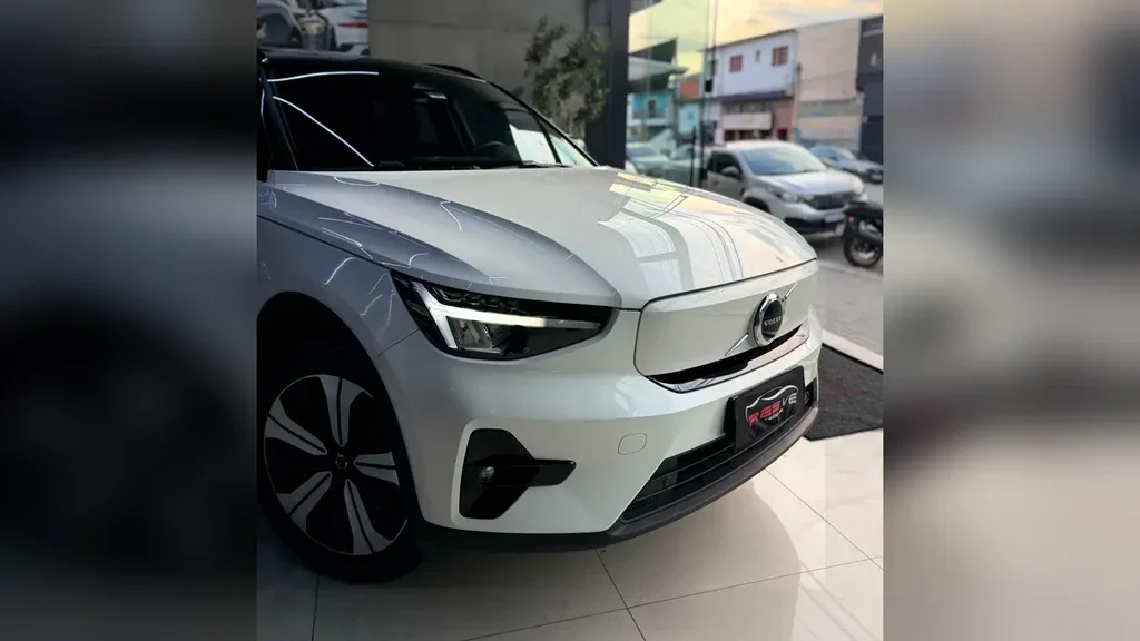 Volvo XC40 Recharge - Imagem 7