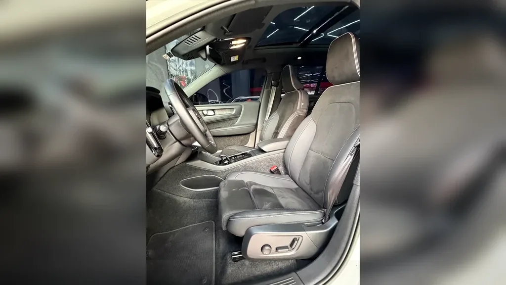 Volvo XC40 Recharge - Imagem 9