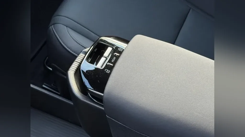 Volvo EX30 - Imagem 7