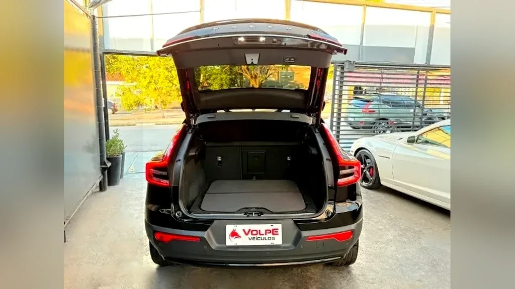 Volvo C40 Recharge - Imagem 14