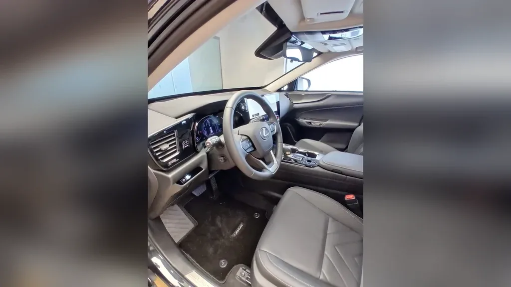 Lexus Nx 450h+ - Imagem 11