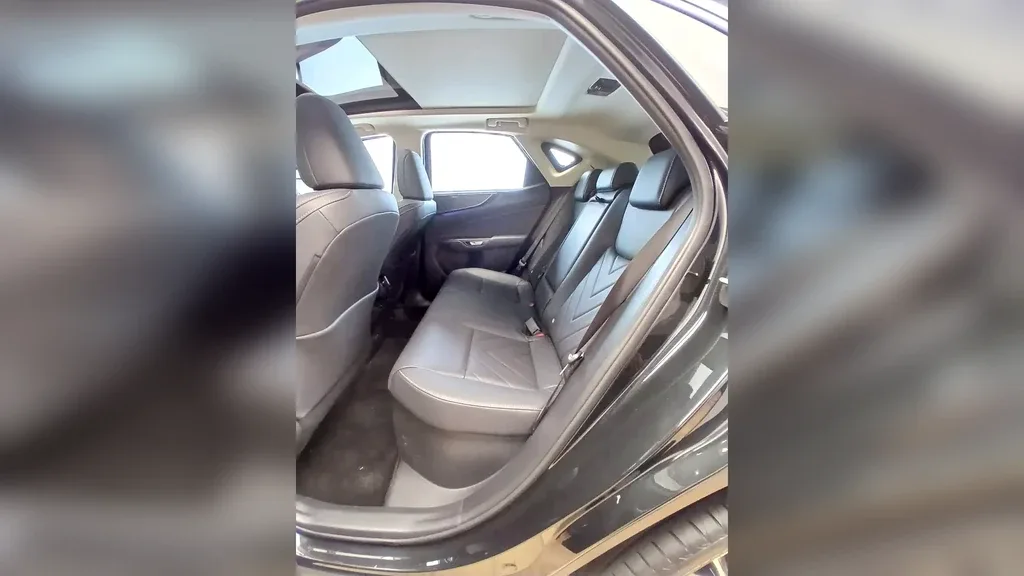 Lexus Nx 450h+ - Imagem 14