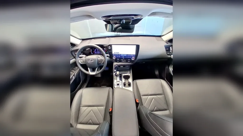 Lexus Nx 450h+ - Imagem 20