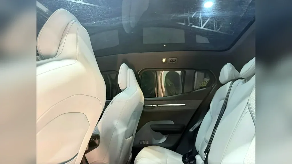 Volvo EX30 - Imagem 4