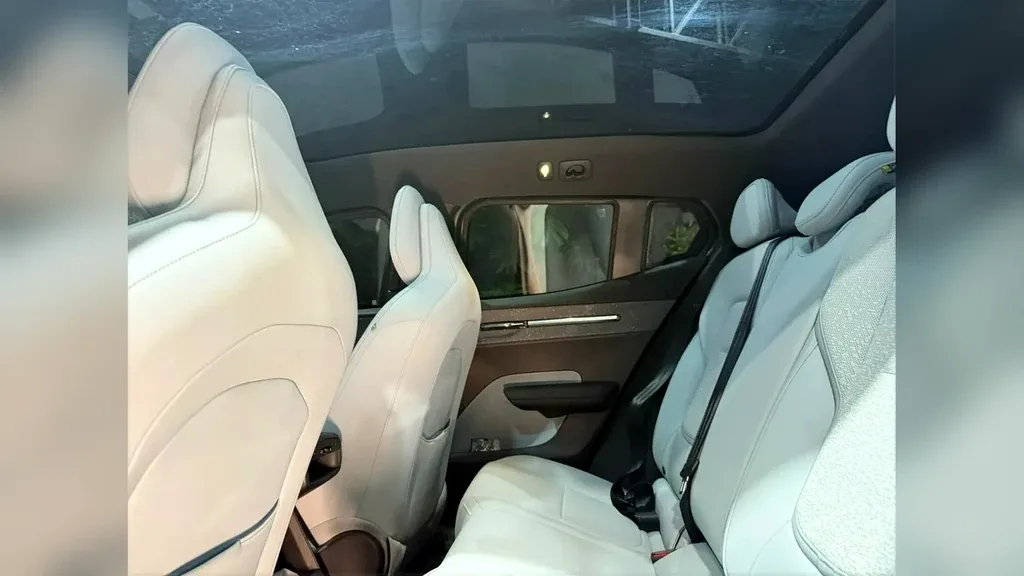 Volvo EX30 - Imagem 6