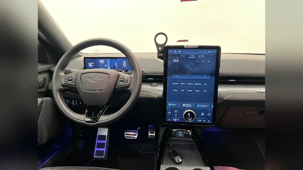 Ford Mustang Mach-e - Imagem 8