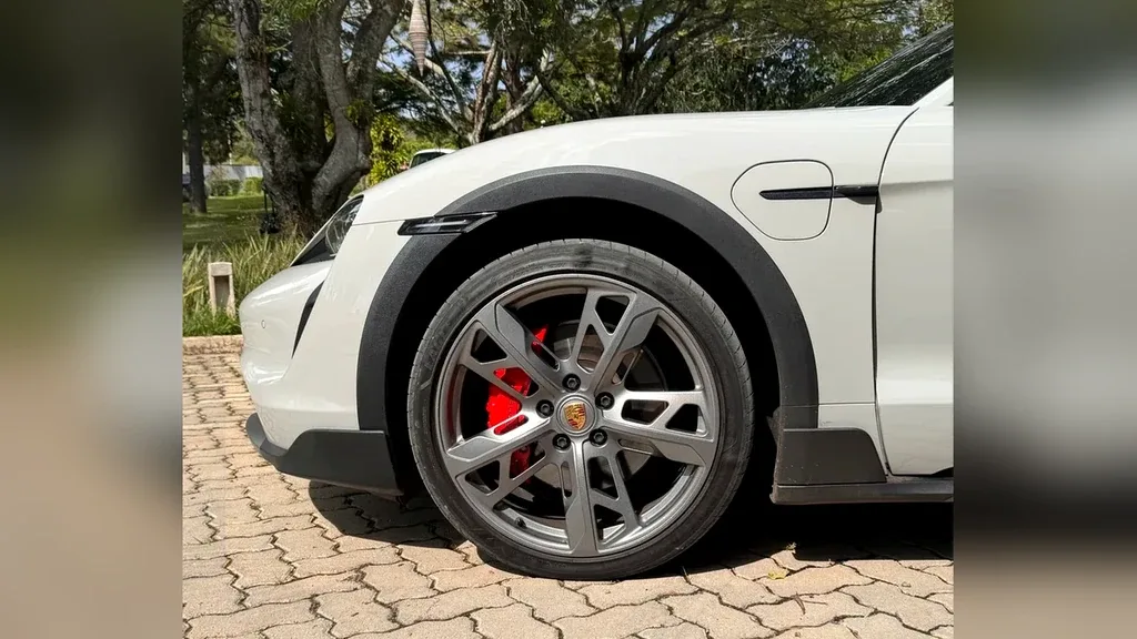 Porsche Taycan - Imagem 7