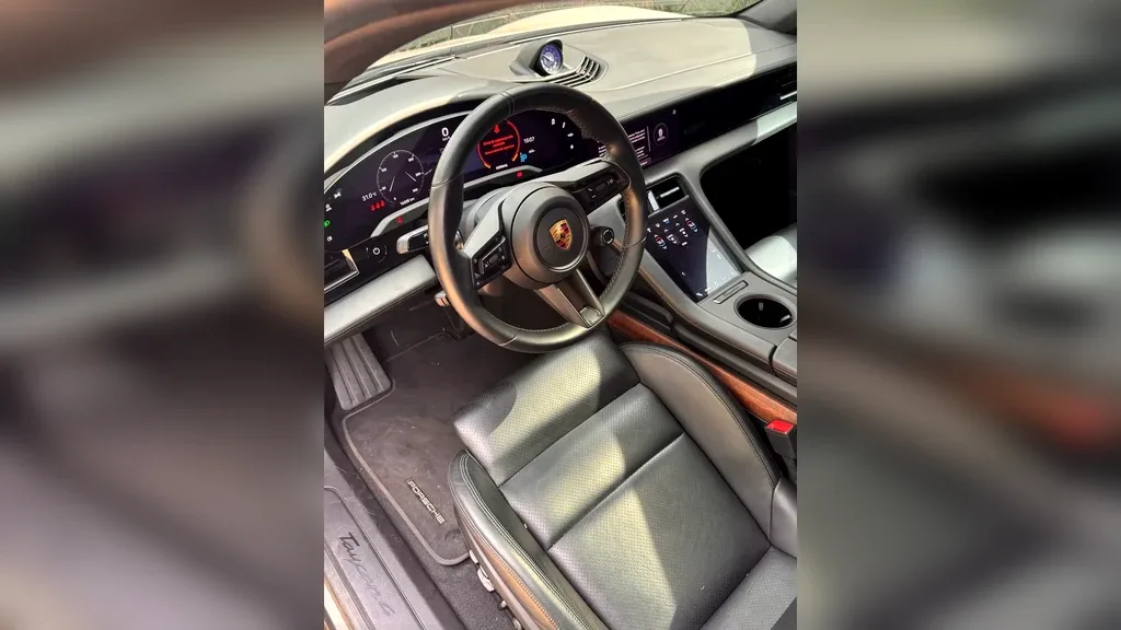 Porsche Taycan - Imagem 9