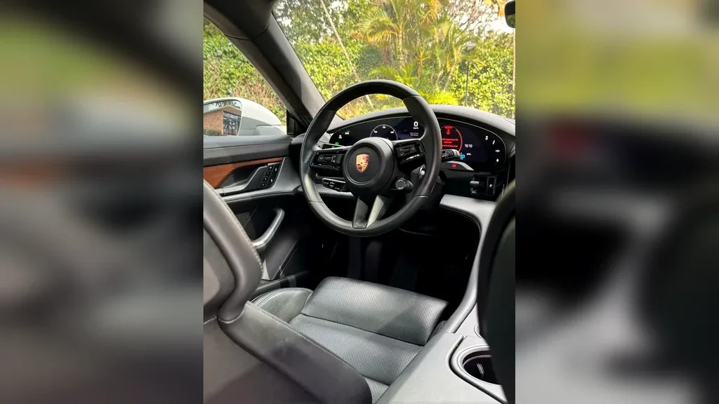 Porsche Taycan - Imagem 10