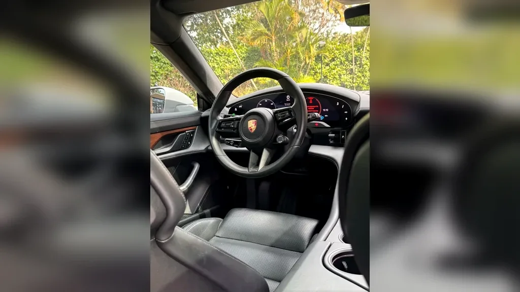 Porsche Taycan - Imagem 17