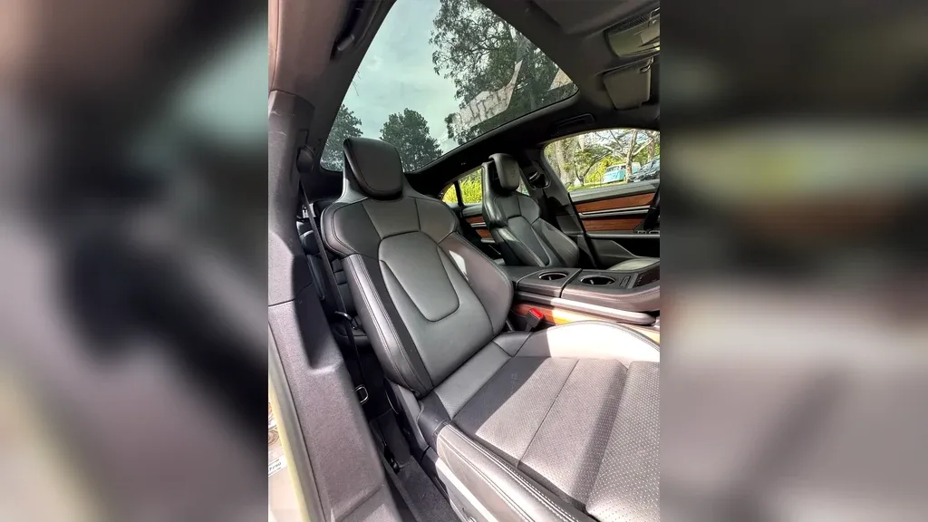 Porsche Taycan - Imagem 18