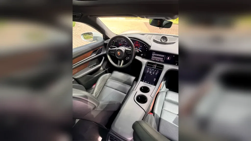 Porsche Taycan - Imagem 19